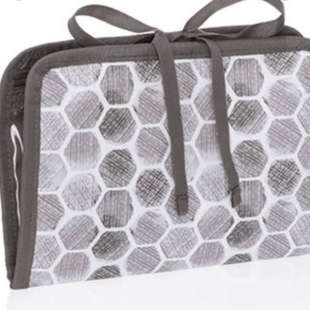 Thirty one Shine on jewelry case  in Stepping Stones